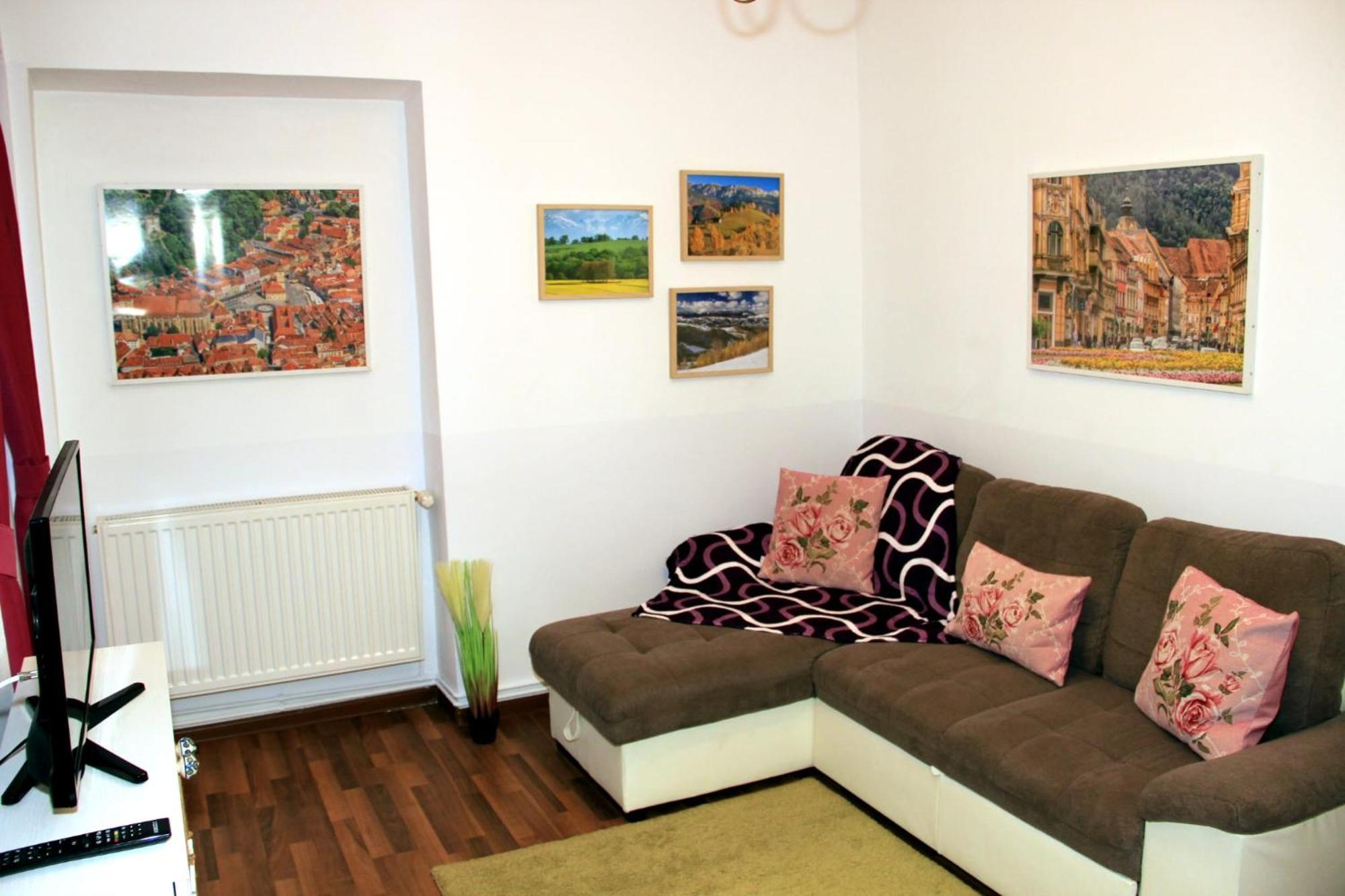 John With Parking Option Apartment Brasov